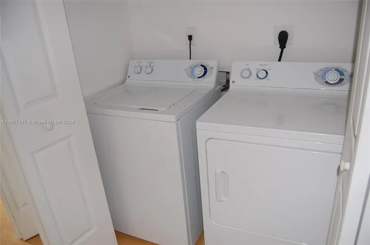 Solaris at Brickell #1504 image #9