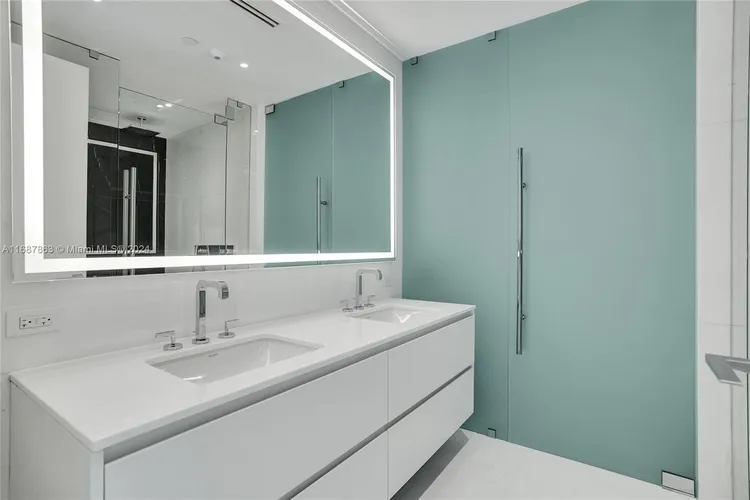 Aston Martin Residences #2105 image #11