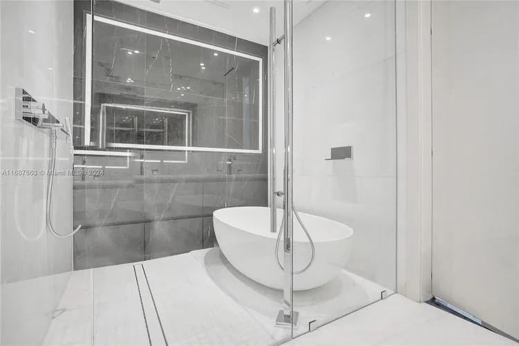 Aston Martin Residences #2105 image #12