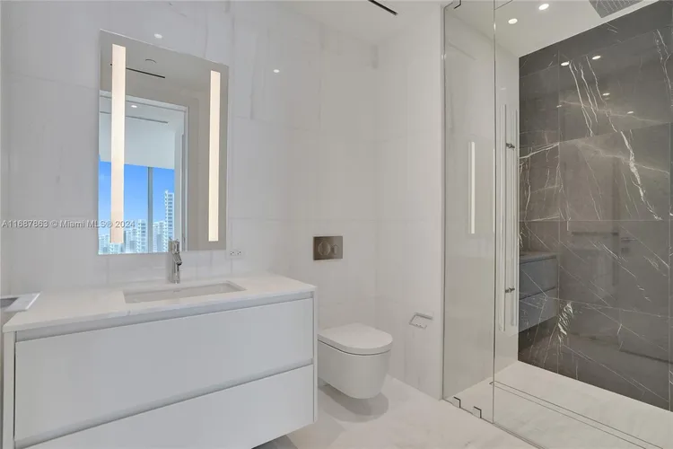 Aston Martin Residences #2105 image #17