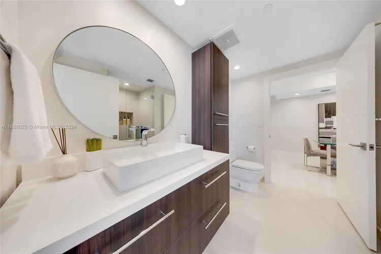 Icon Brickell I #2905 image #22