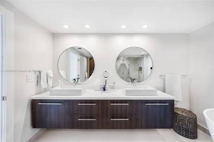 Icon Brickell I #2905 image #23