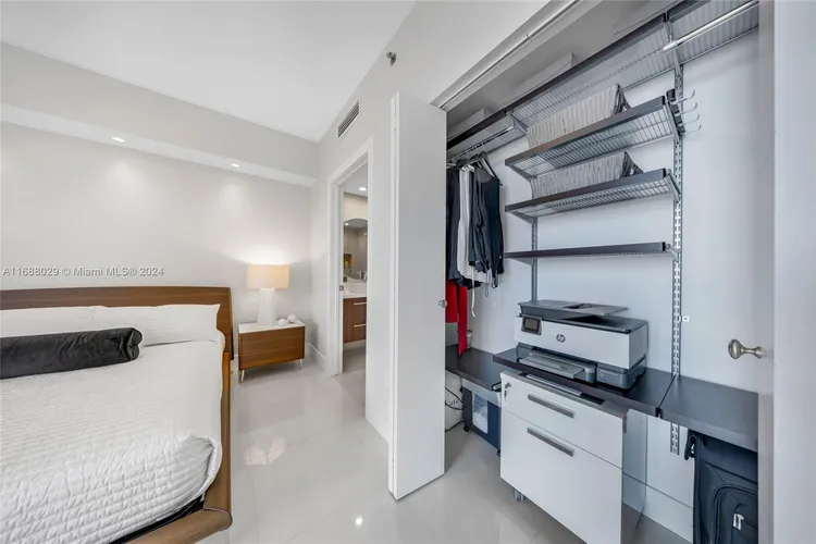 Icon Brickell I #2905 image #32