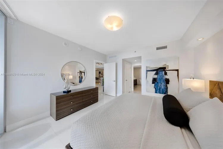 Icon Brickell I #2905 image #7