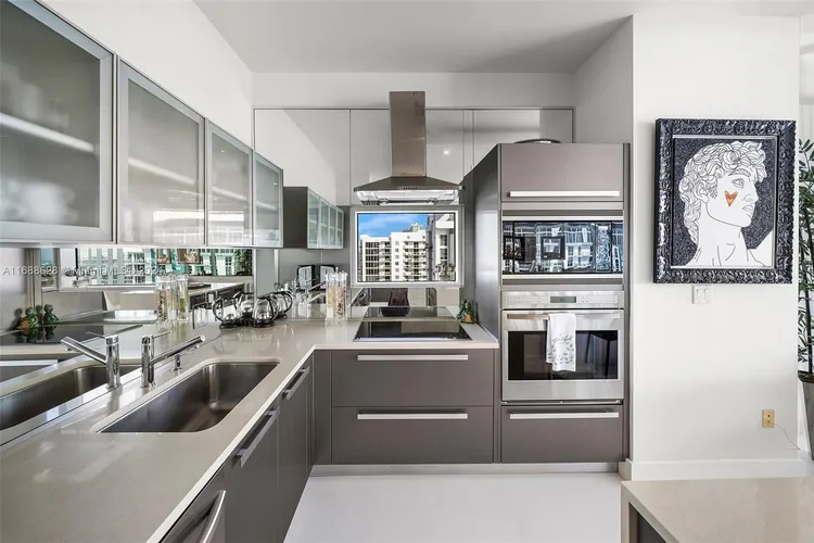 Paramount Bay #2701 image #10