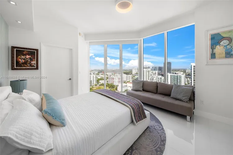 Paramount Bay #2701 image #13