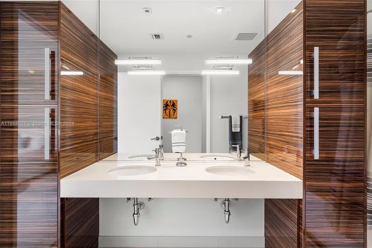 Paramount Bay #2701 image #15