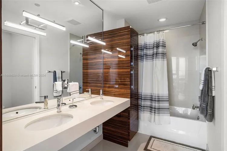 Paramount Bay #2701 image #16