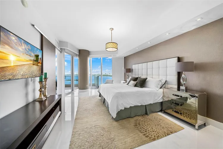Paramount Bay #2701 image #18