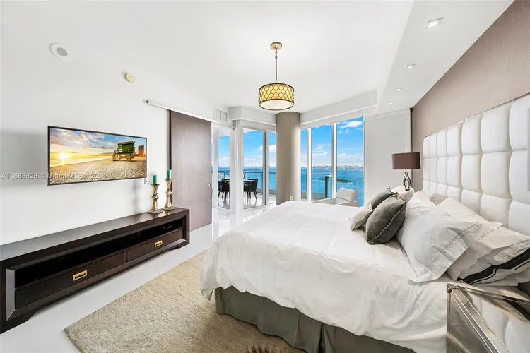 Paramount Bay #2701 image #19