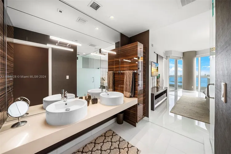 Paramount Bay #2701 image #20