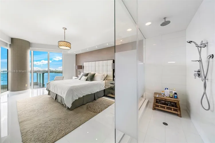 Paramount Bay #2701 image #21