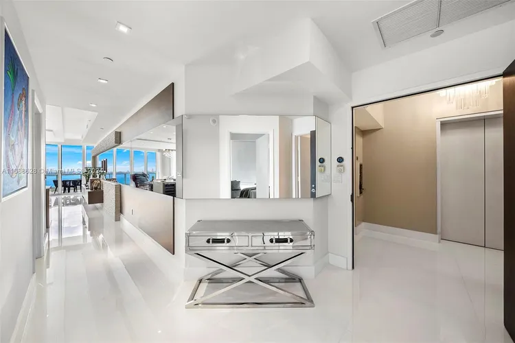Paramount Bay #2701 image #23