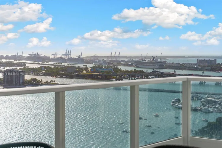 Paramount Bay #2701 image #28