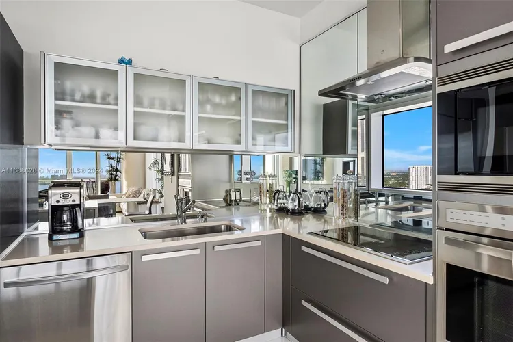 Paramount Bay #2701 image #9