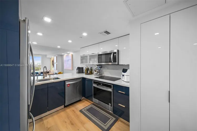 Skyline On Brickell #712 image #11