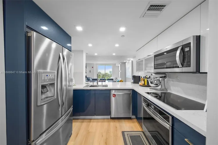 Skyline On Brickell #712 image #12