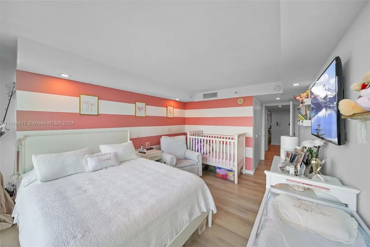 Skyline On Brickell #712 image #20