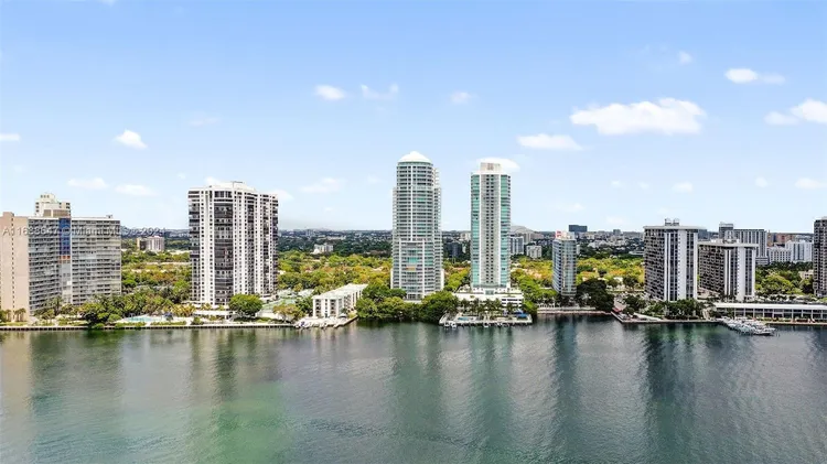 Skyline On Brickell #712 image #26