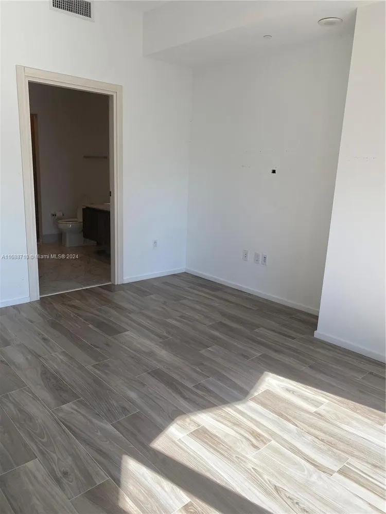 SLS Lux Brickell #5002 image #7