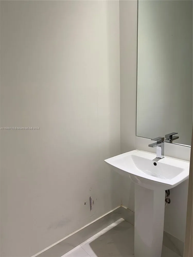 SLS Lux Brickell #5002 image #8