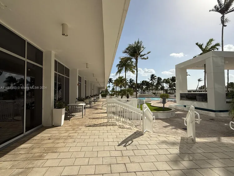 Harbour House #1528 image #44