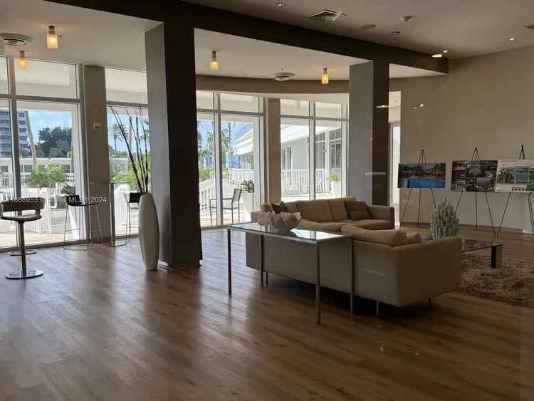 Harbour House #1528 image #52