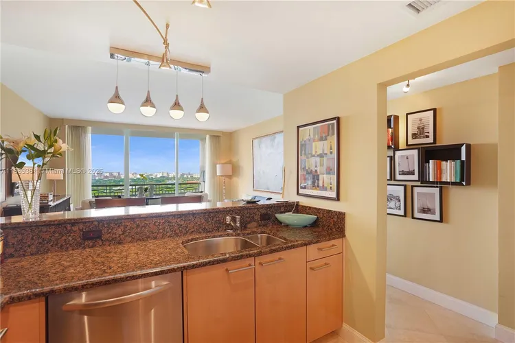 Ritz-Carlton Coconut Grove #1905 image #6