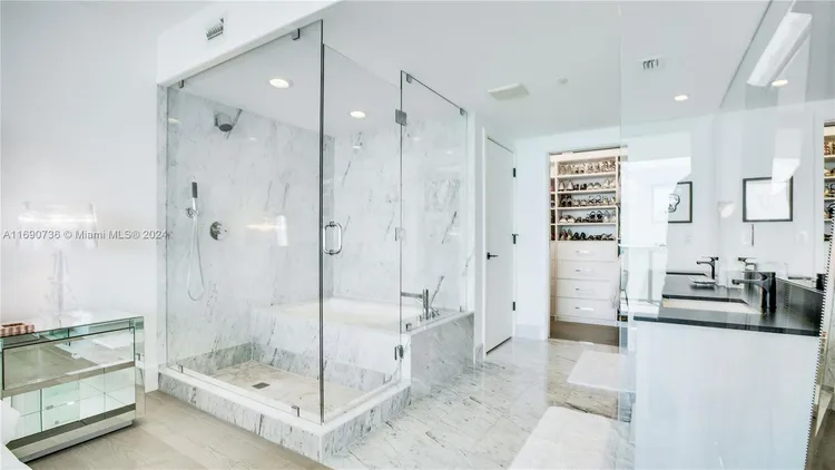 One Paraiso #4704 image #13