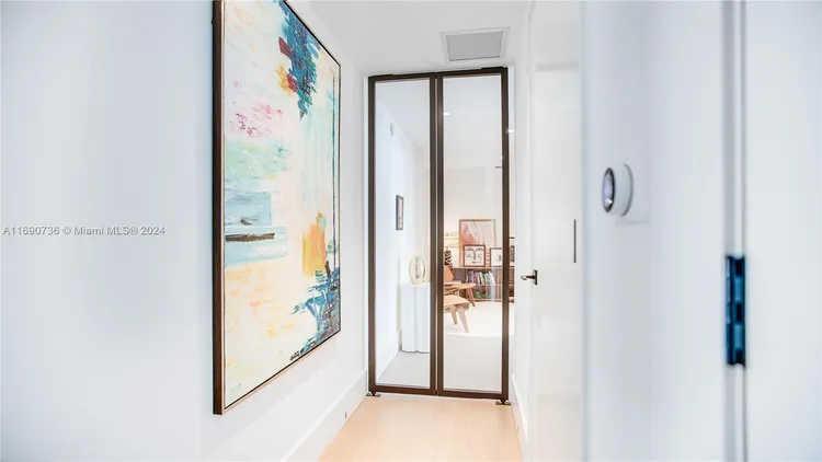 One Paraiso #4704 image #17