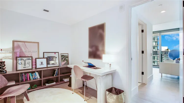 One Paraiso #4704 image #18