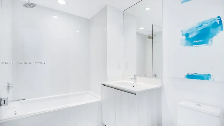 One Paraiso #4704 image #20