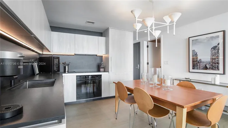 One Paraiso #4704 image #7