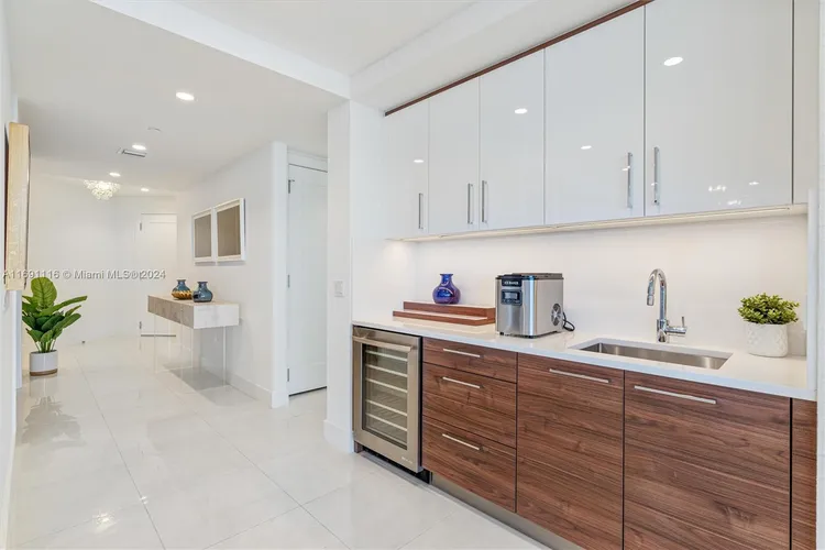 100 Las Olas #4203 image #10