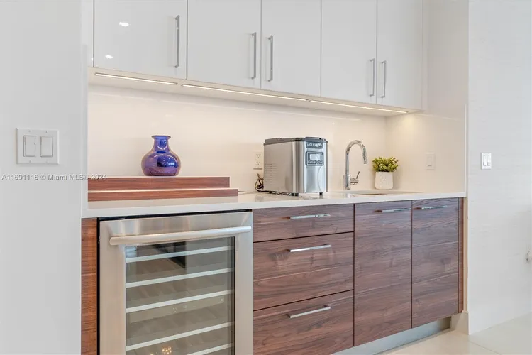 100 Las Olas #4203 image #11