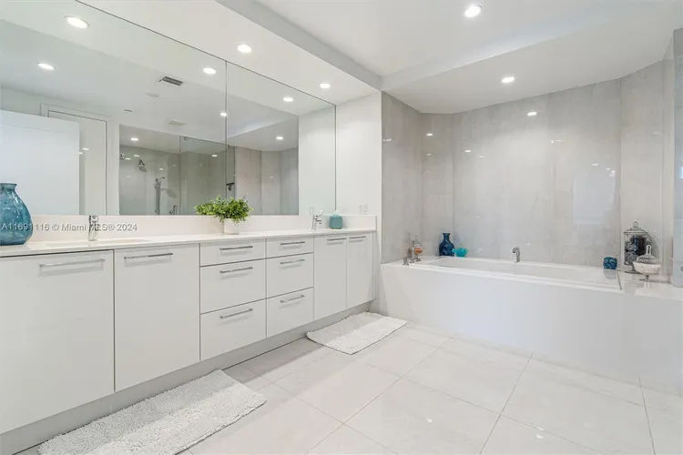 100 Las Olas #4203 image #15