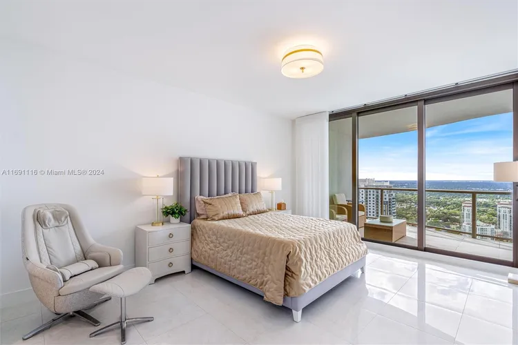 100 Las Olas #4203 image #17