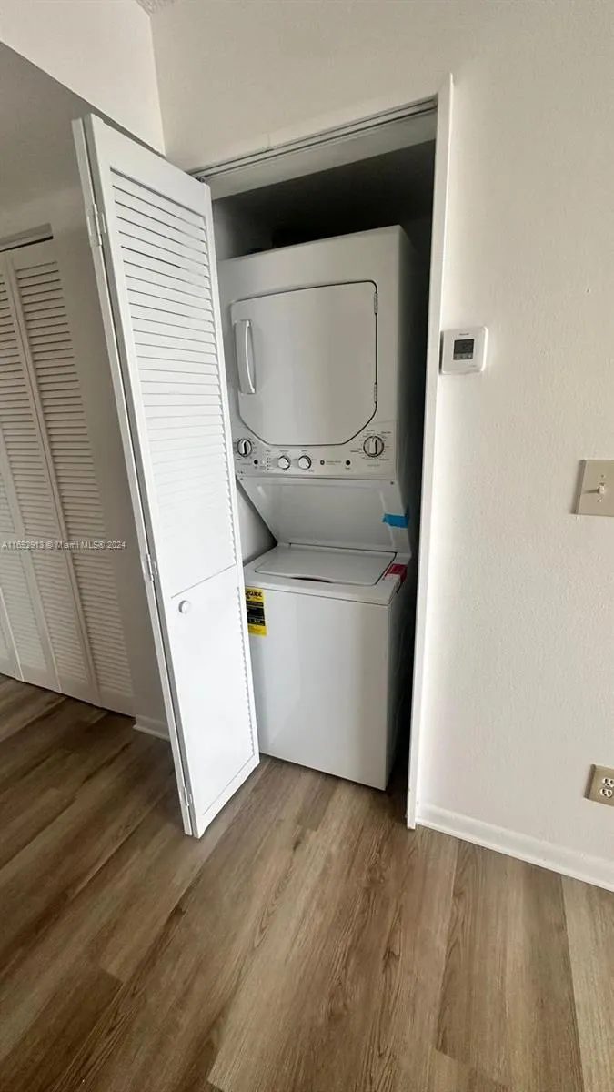 Isola #2107 image #11