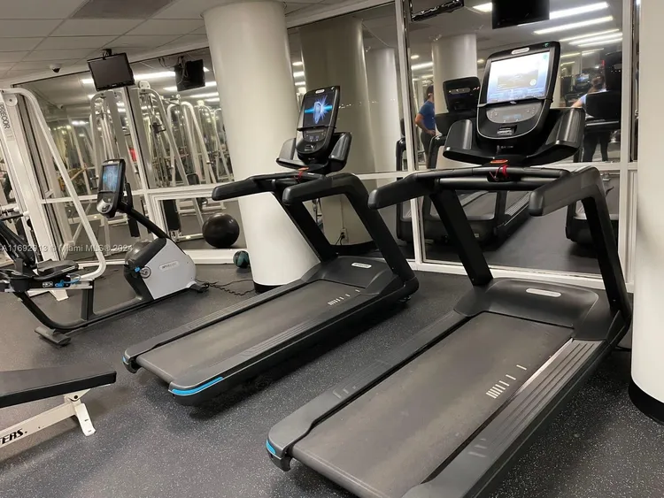 Isola #2107 image #14