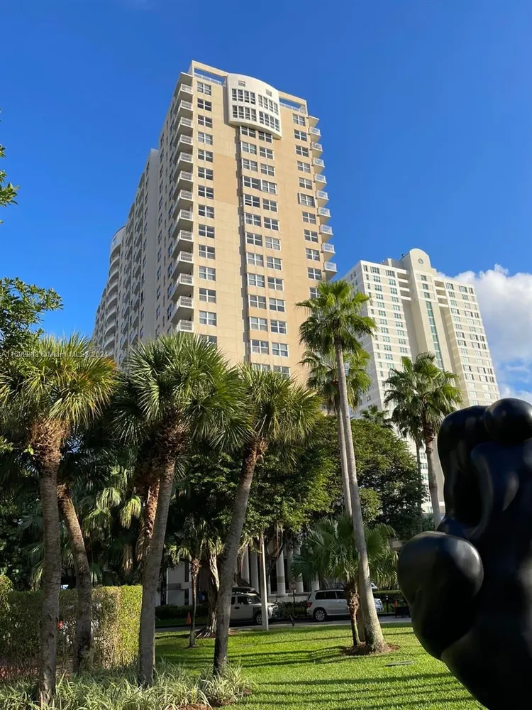 Isola #2107 image #20