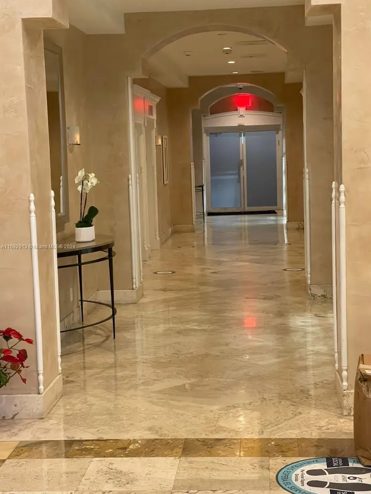 Isola #2107 image #22