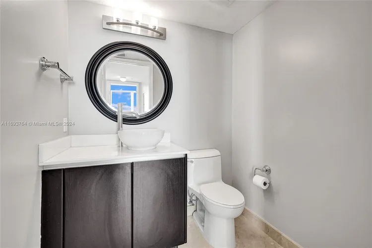 Onyx #2303 image #17