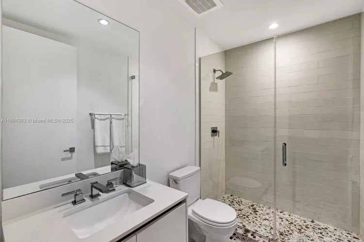 Two Park Grove #9A image #17