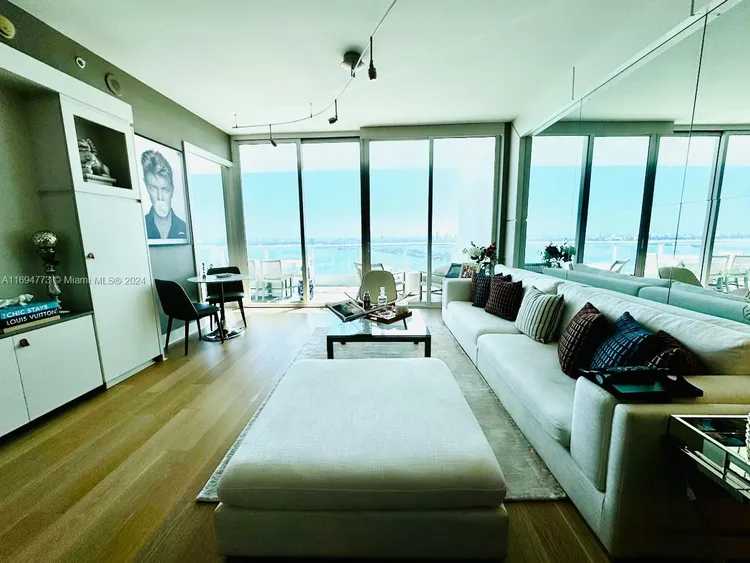 Paramount Bay #3607 image #11