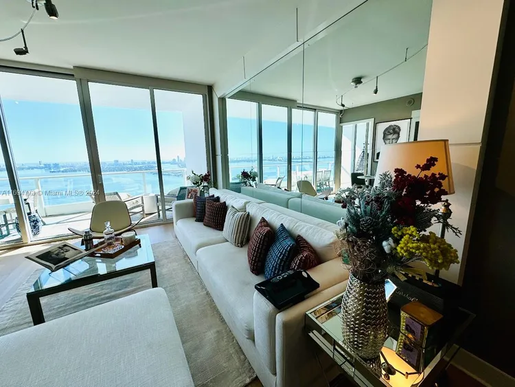 Paramount Bay #3607 image #12