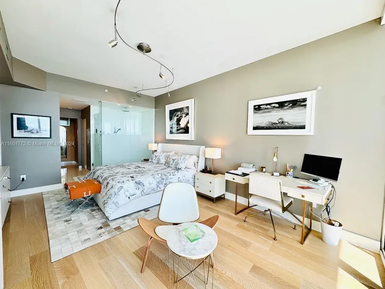 Paramount Bay #3607 image #15