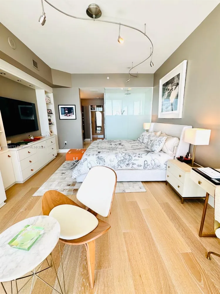 Paramount Bay #3607 image #16