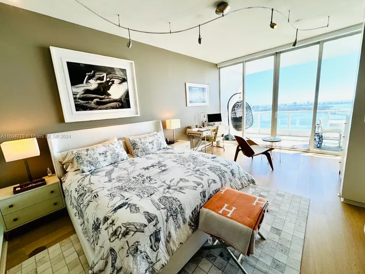 Paramount Bay #3607 image #19