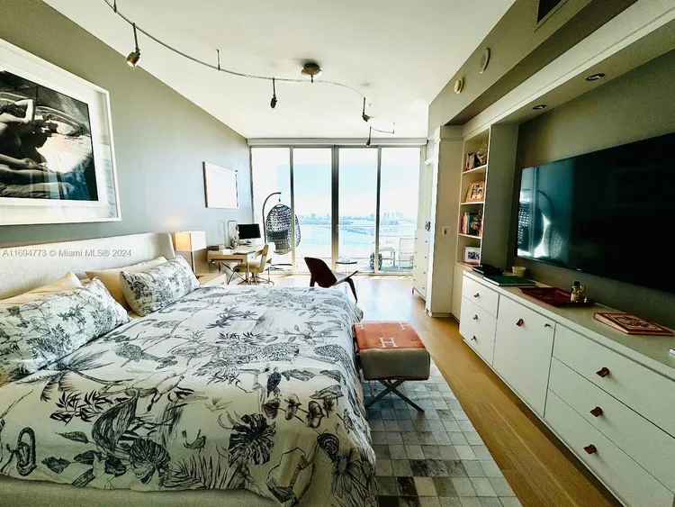 Paramount Bay #3607 image #20