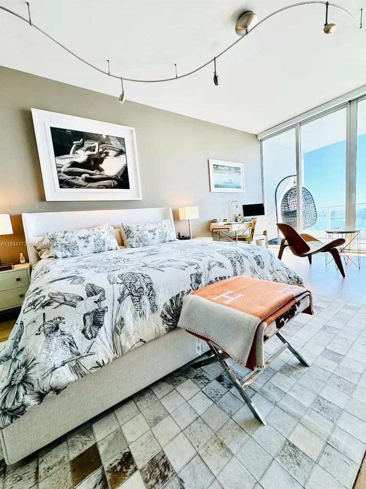Paramount Bay #3607 image #24